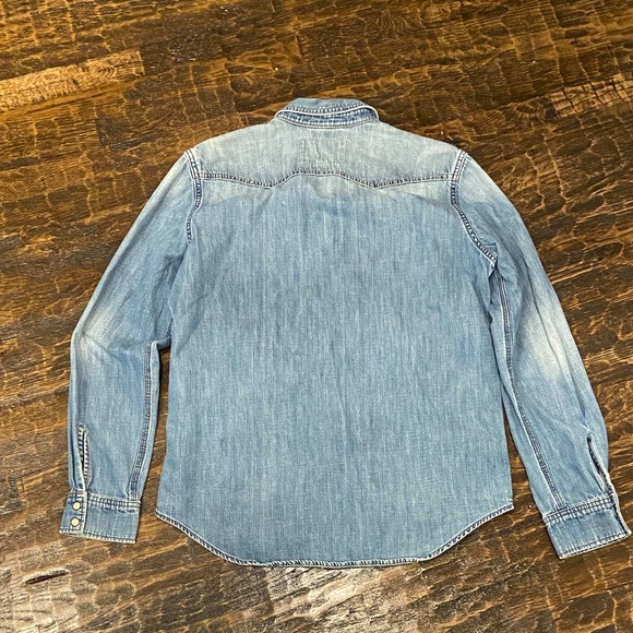 American Eagle Outfitters Vintage Denim pearl snap Shirt - Picture 4 of 8